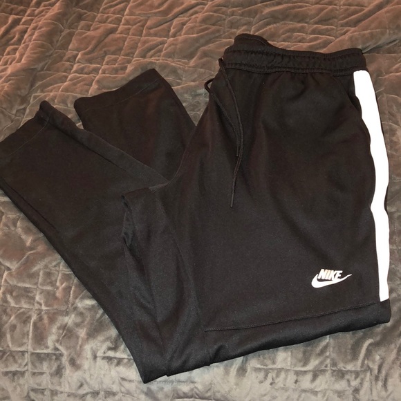 Men’s Nike track suit - Picture 3 of 4